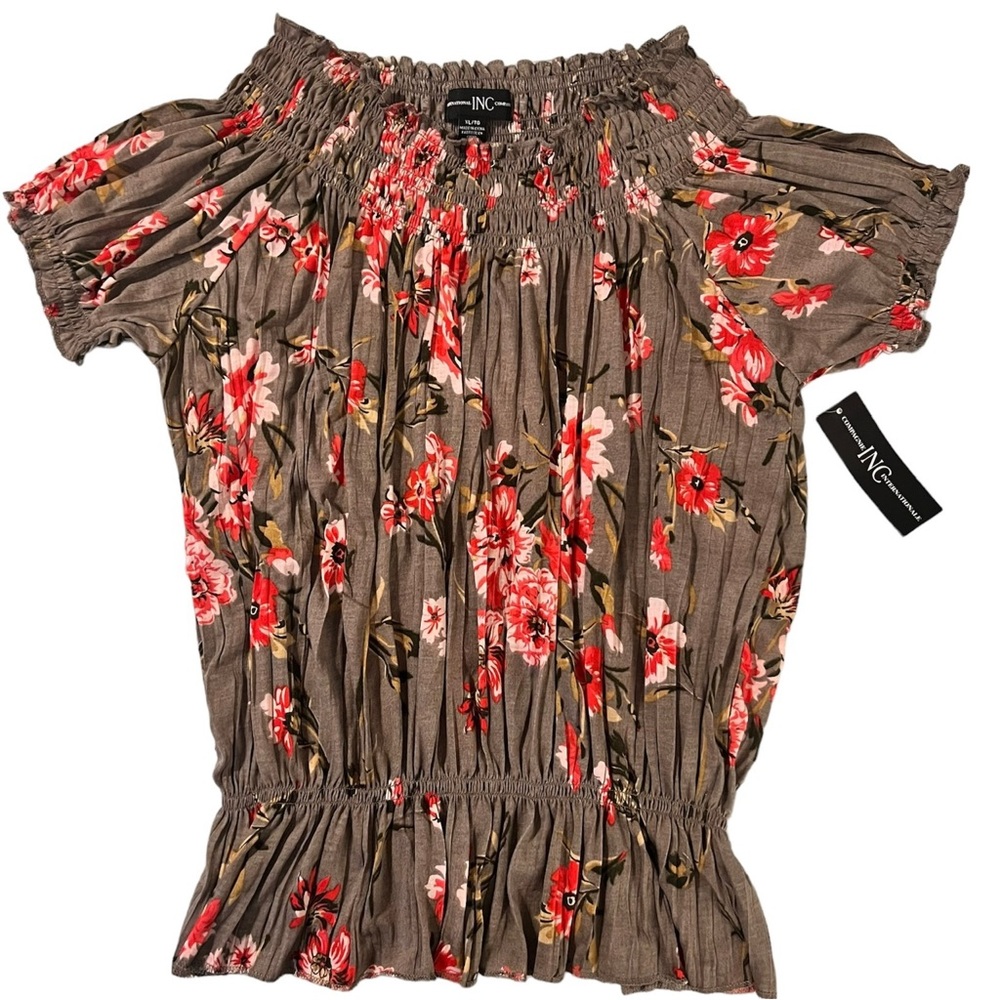 NWT Women’s INC International Company pretty floral top (Size XL)